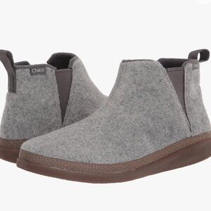 Chaco Revel Chelsea Women’s boots size 8.5. Gray. Cozy Felted and warm.